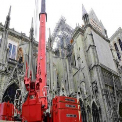 巴黎圣母院加固工程重新开工